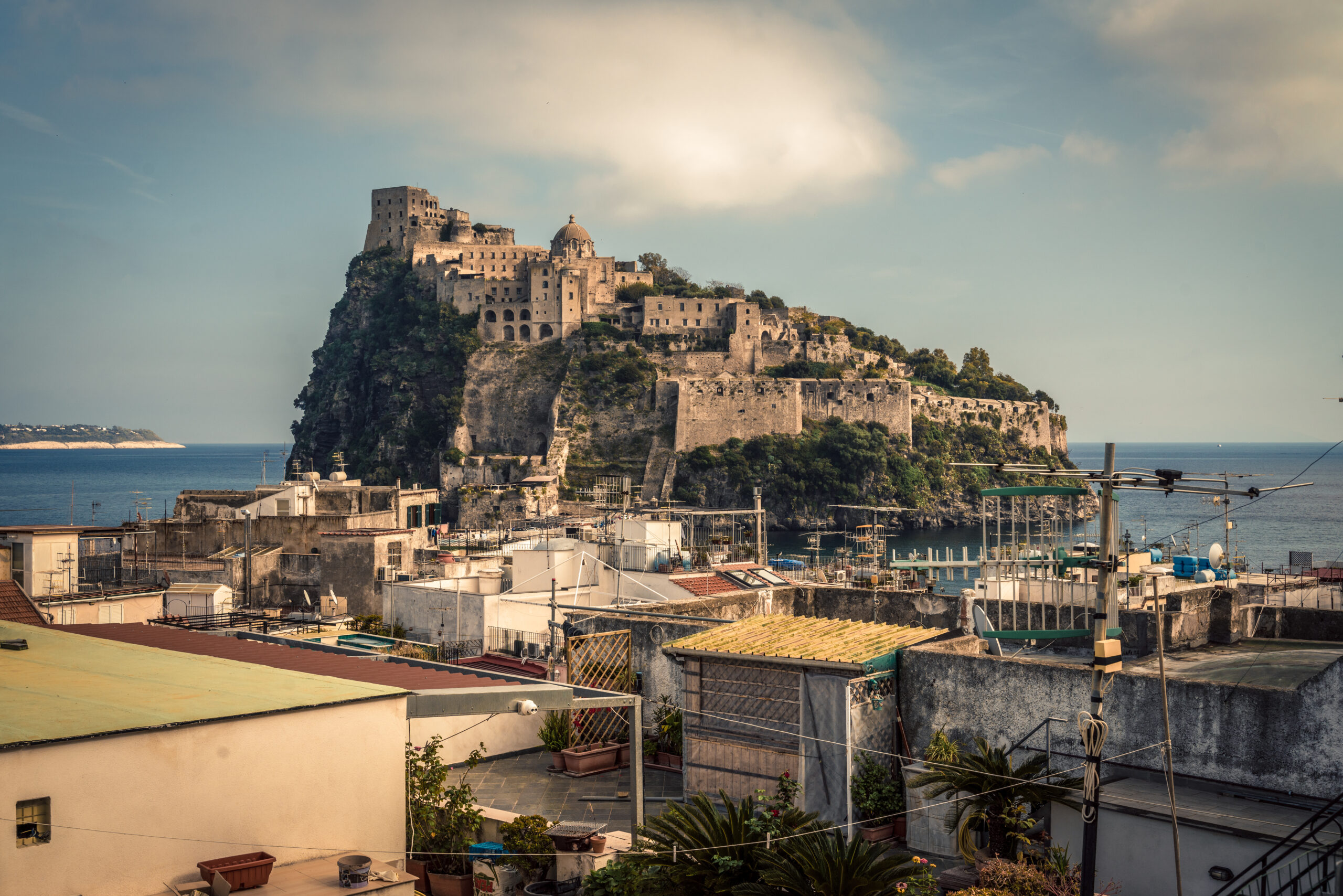 castello-aragonese-ischia-castelo-schloss-burg-italia-viagem-italia-eyeemnewaqui