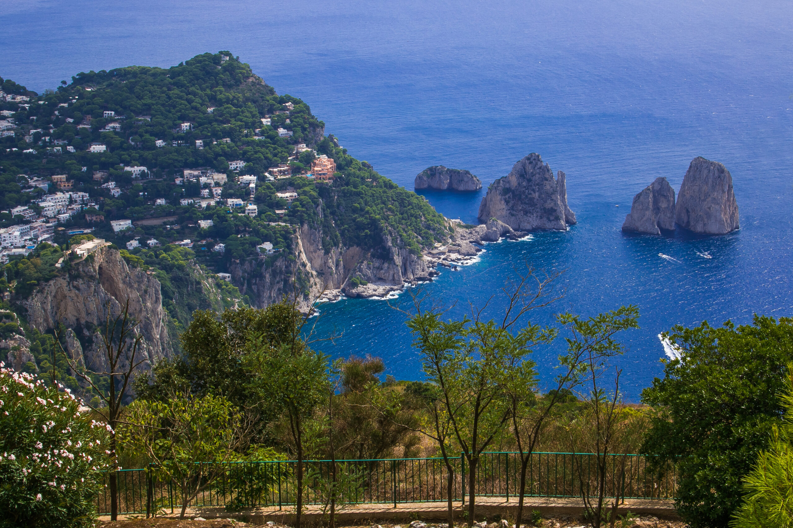 vista-panoramica-mar-contra-o-ceu